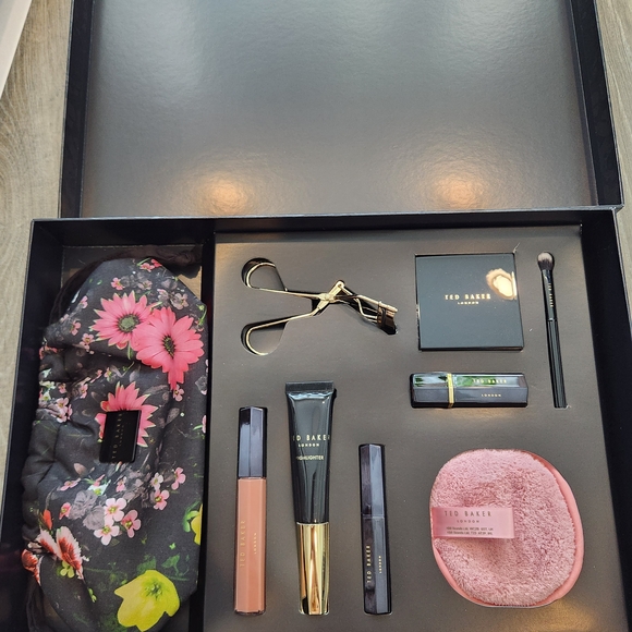 Ted Baker Cosmetics Collection - Picture 3 of 9